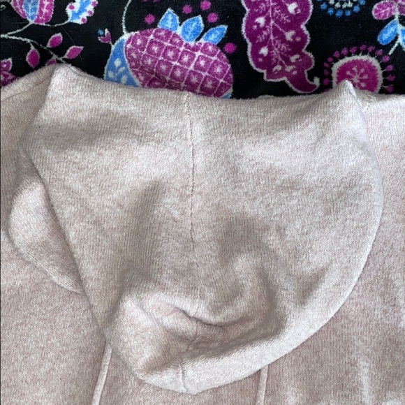 very light pink hoodie - Picture 2 of 3